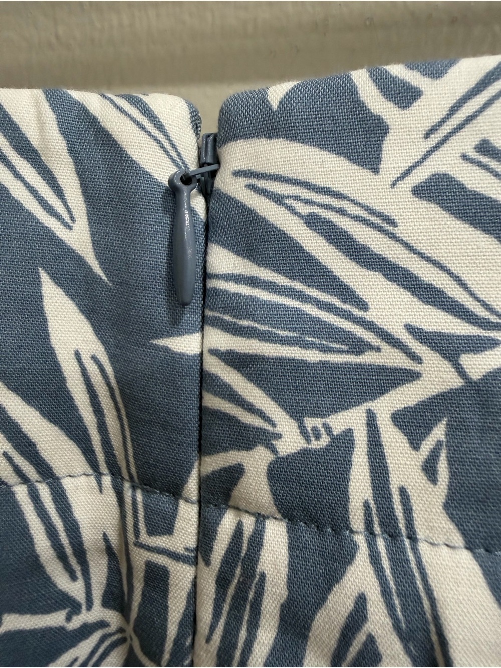 🩷 2 for $20! NWT Ann Taylor Blue and White Leaf-Print Pencil Skirt - medium - Picture 8 of 8